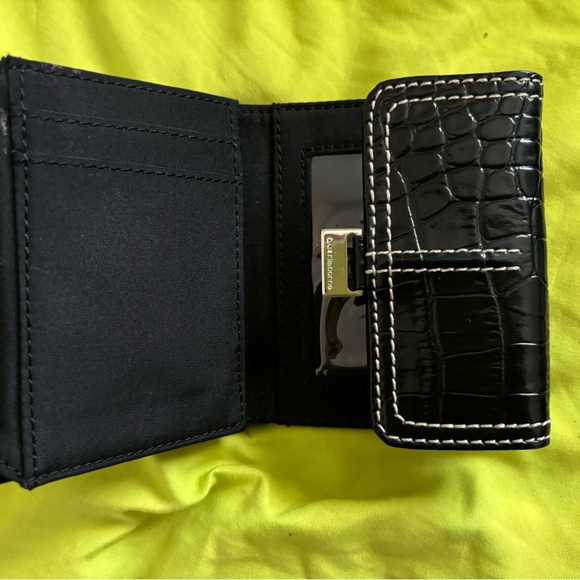 Liz Claiborne NWOT Black Wallet - Picture 3 of 7